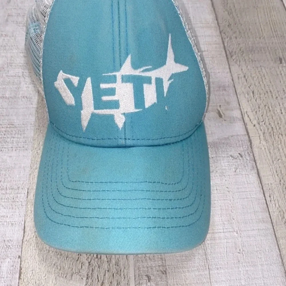 YETI baseball cap turquoise & white SnapBack mesh